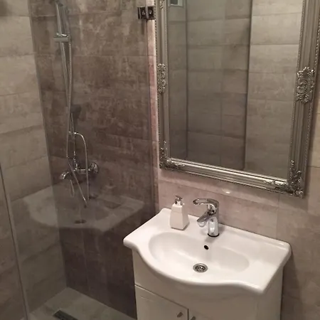 Grand Ensuite; 2 1 Bdr 24h Self Check In Free Parking Garden 塞拉耶佛